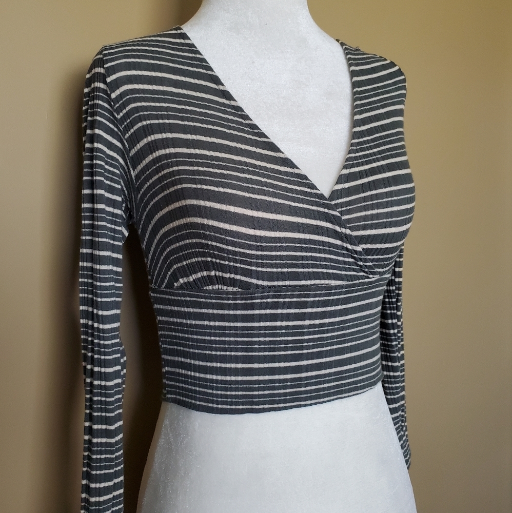 Modcloth Cropped Long Sleeve Shirt